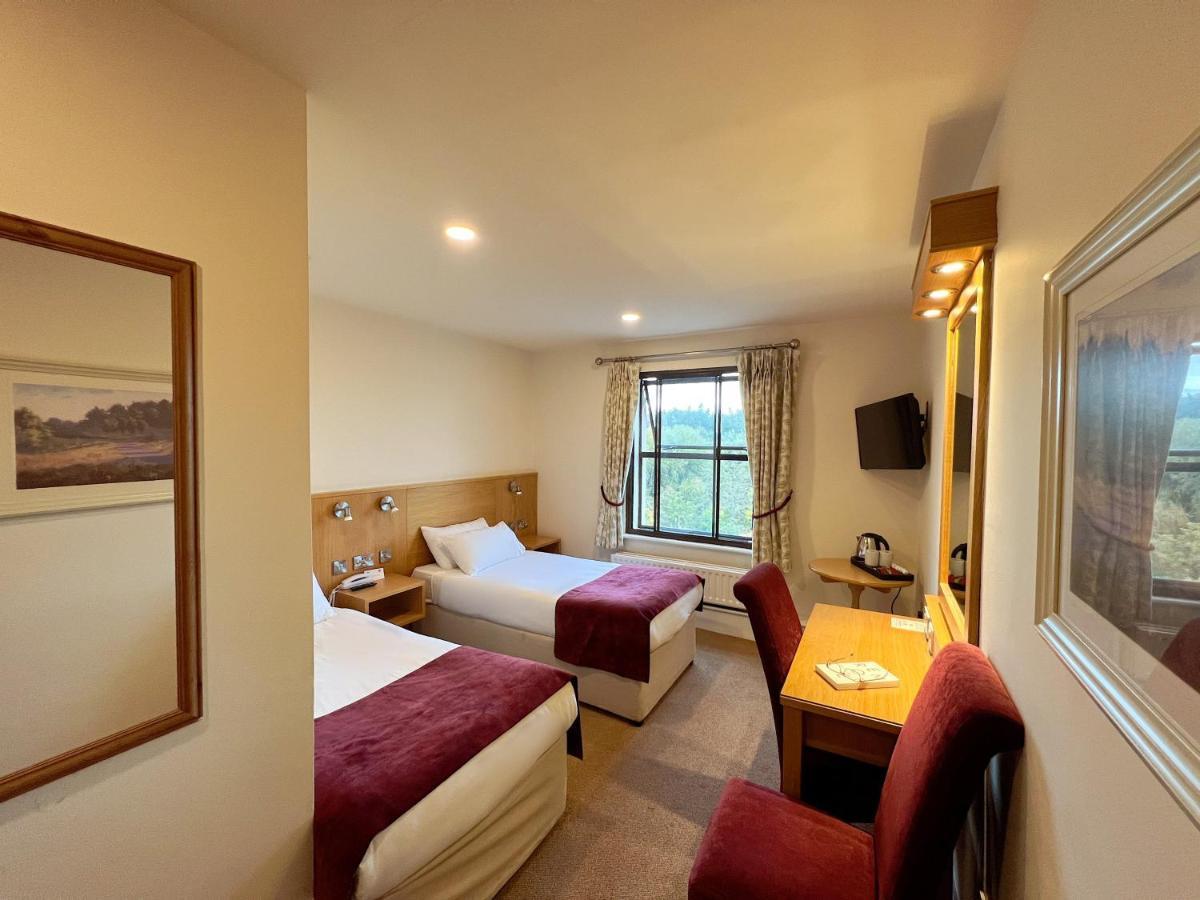 The Lucan Spa Hotel Exterior photo